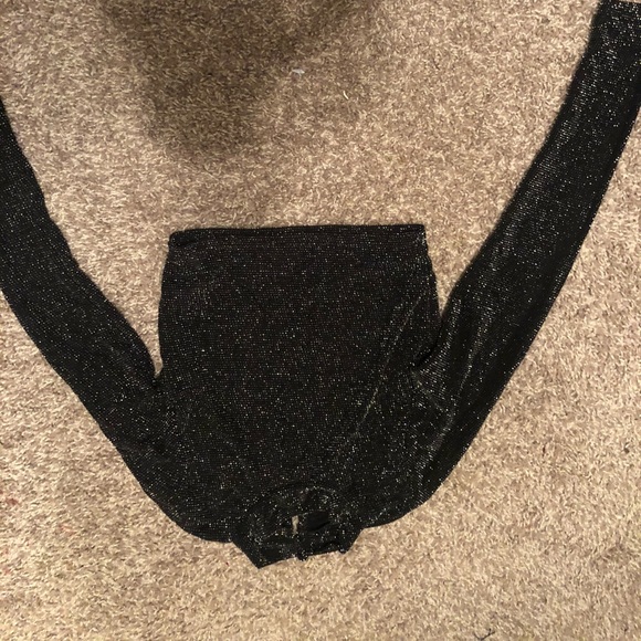 Black Crop top w/ flared trousers - Picture 2 of 3